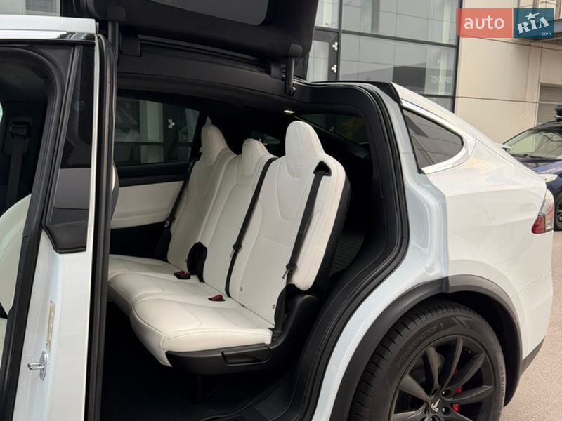Внедорожник / Кроссовер Tesla Model X 2020 в Киеве