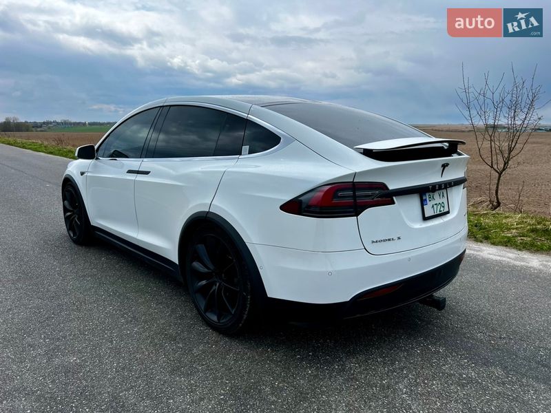 Внедорожник / Кроссовер Tesla Model X 2016 в Ровно