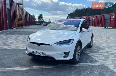 Позашляховик / Кросовер Tesla Model X 2017 в Львові