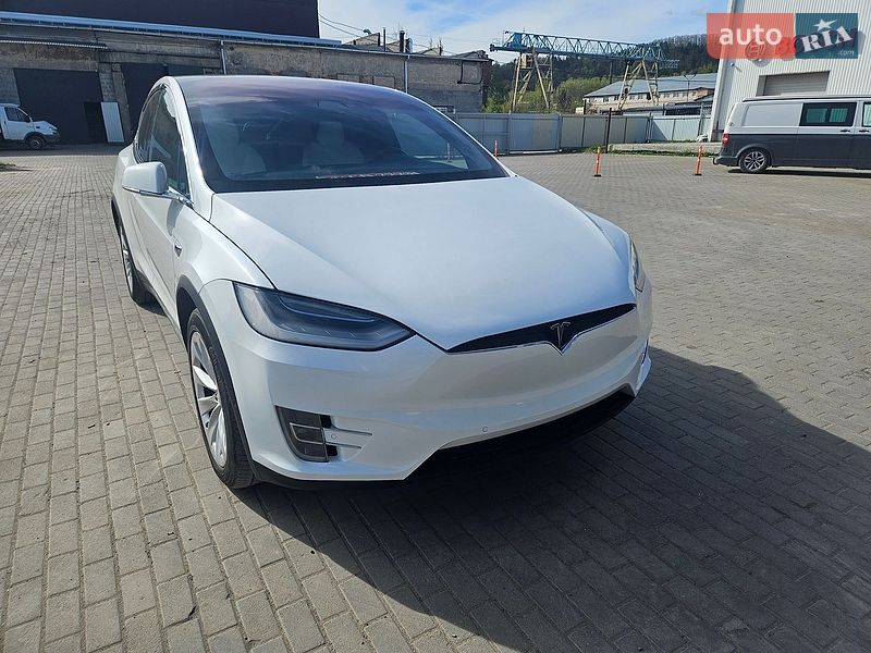 Позашляховик / Кросовер Tesla Model X 2020 в Львові