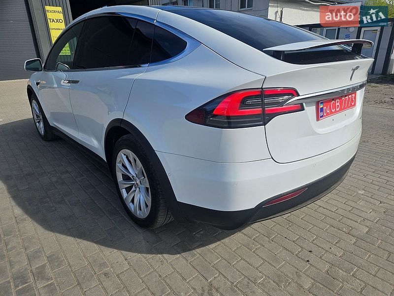 Позашляховик / Кросовер Tesla Model X 2020 в Львові
