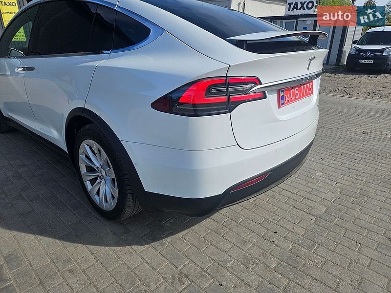Позашляховик / Кросовер Tesla Model X 2020 в Львові