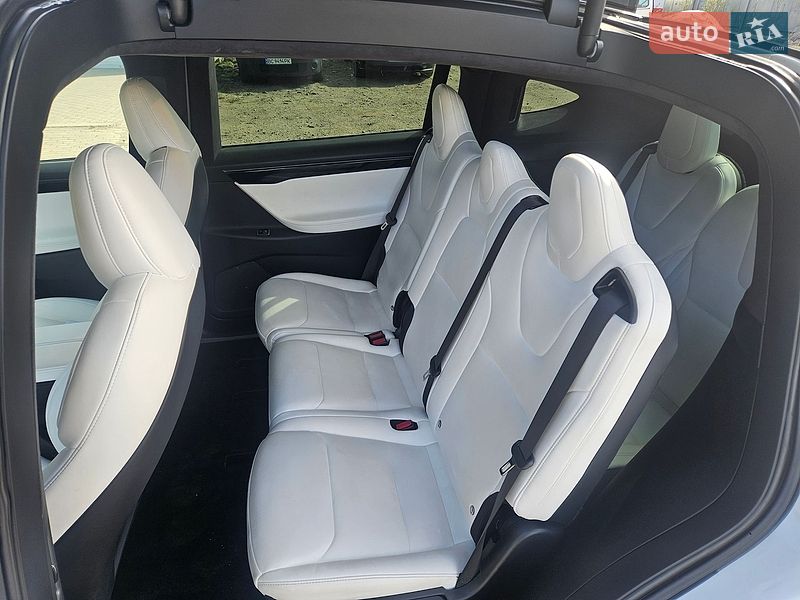 Позашляховик / Кросовер Tesla Model X 2020 в Львові