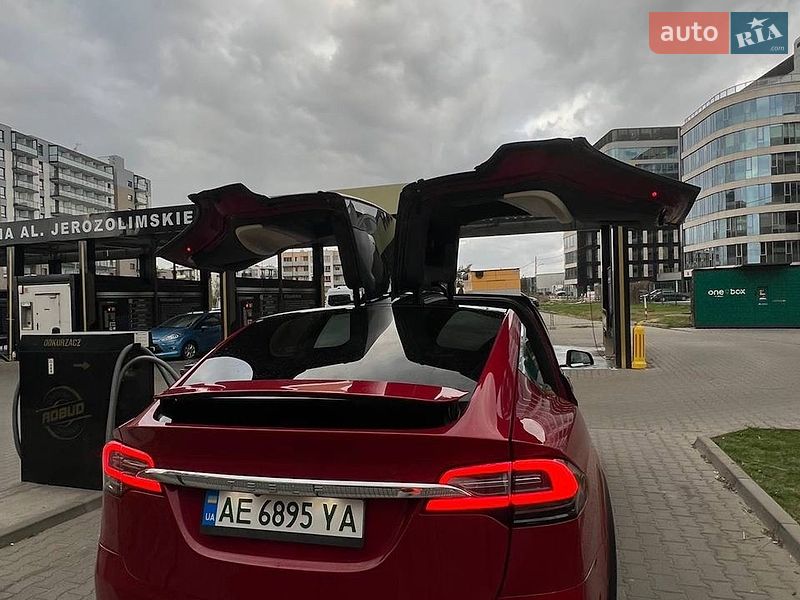 Внедорожник / Кроссовер Tesla Model X 2019 в Львове