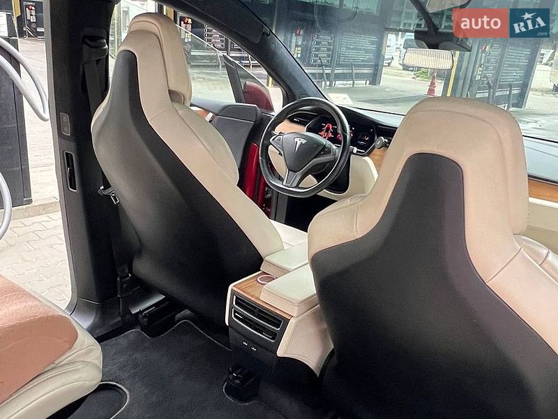 Внедорожник / Кроссовер Tesla Model X 2019 в Львове