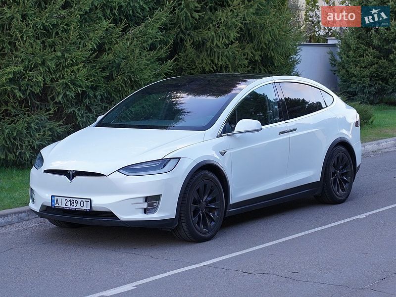 Tesla Model X 2019