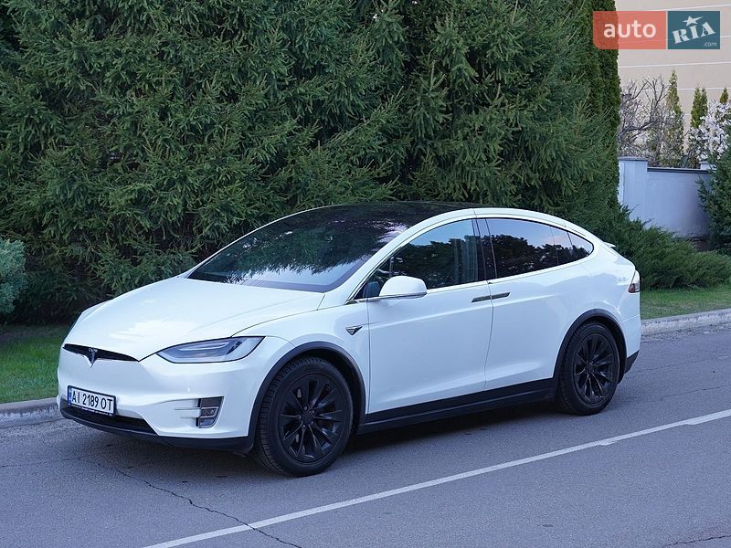 Внедорожник / Кроссовер Tesla Model X 2019 в Киеве