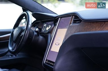 Внедорожник / Кроссовер Tesla Model X 2019 в Киеве