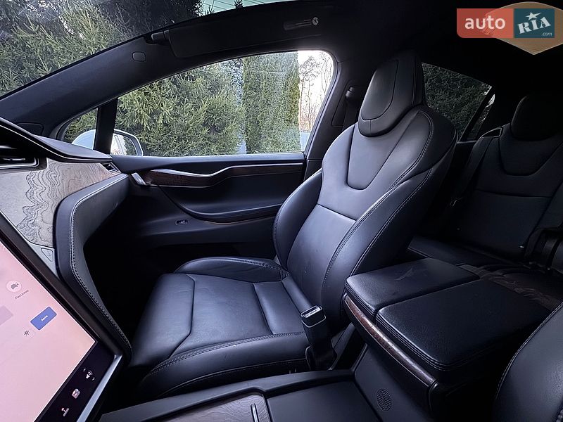 Внедорожник / Кроссовер Tesla Model X 2019 в Киеве