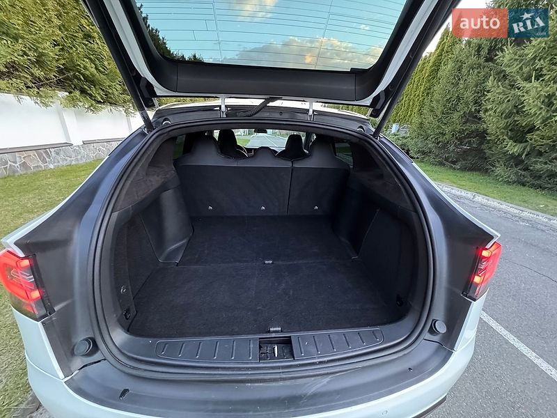 Внедорожник / Кроссовер Tesla Model X 2019 в Киеве