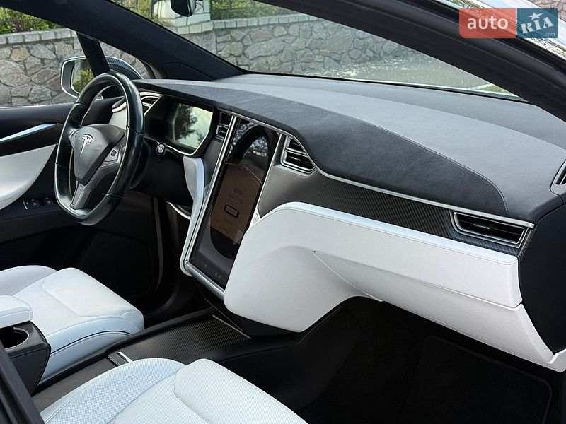 Внедорожник / Кроссовер Tesla Model X 2016 в Белой Церкви