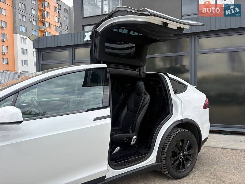 Внедорожник / Кроссовер Tesla Model X 2016 в Виннице