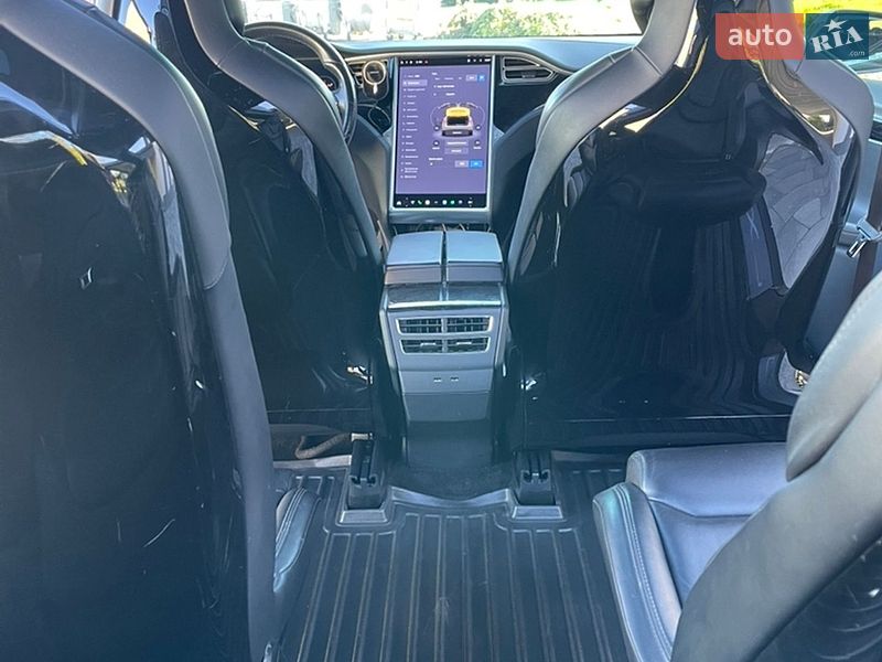 Внедорожник / Кроссовер Tesla Model X 2016 в Киеве