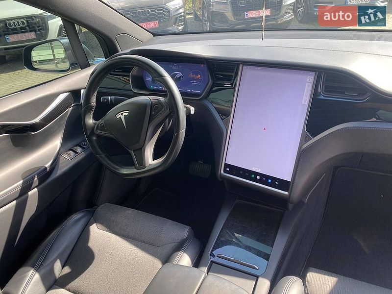 Позашляховик / Кросовер Tesla Model X 2018 в Львові