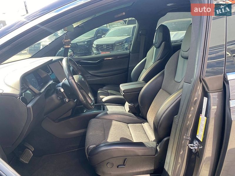 Позашляховик / Кросовер Tesla Model X 2018 в Львові