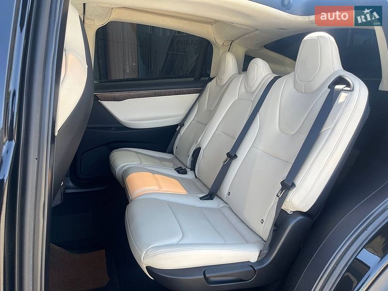 Внедорожник / Кроссовер Tesla Model X 2018 в Киеве