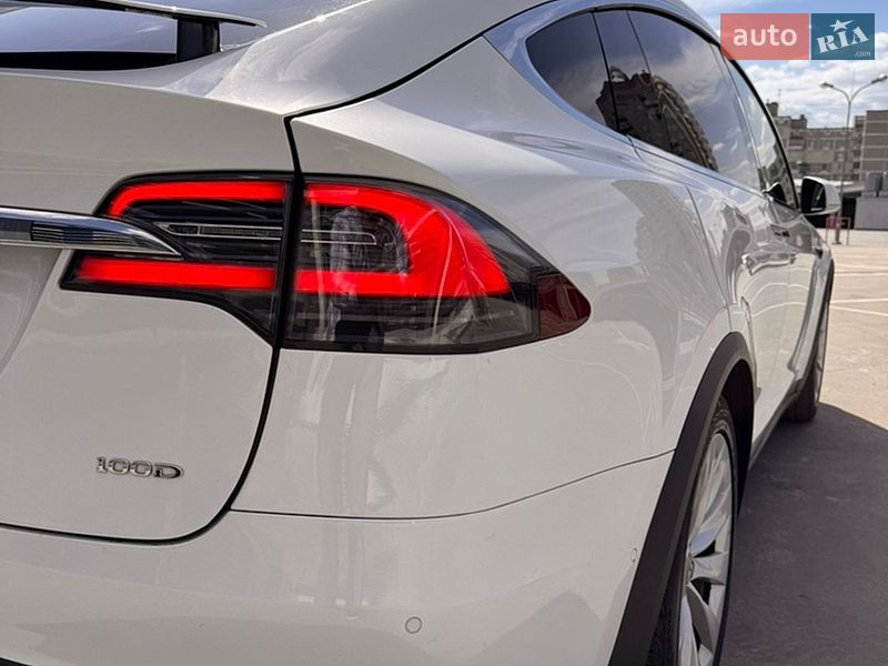 Внедорожник / Кроссовер Tesla Model X 2017 в Киеве