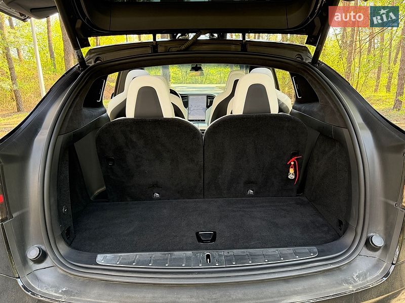 Внедорожник / Кроссовер Tesla Model X 2018 в Киеве