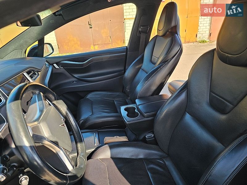Внедорожник / Кроссовер Tesla Model X 2016 в Киеве