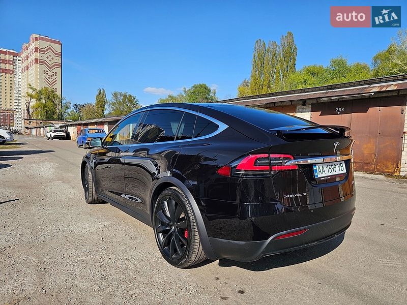 Внедорожник / Кроссовер Tesla Model X 2016 в Киеве