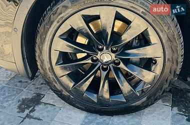 Внедорожник / Кроссовер Tesla Model X 2019 в Львове