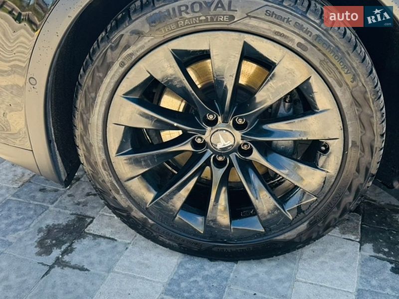 Внедорожник / Кроссовер Tesla Model X 2019 в Львове