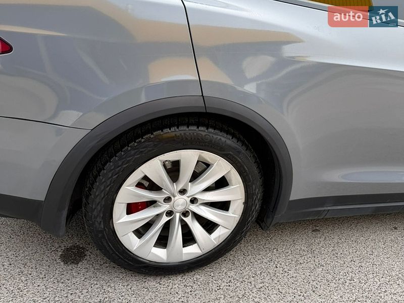 Внедорожник / Кроссовер Tesla Model X 2019 в Киеве