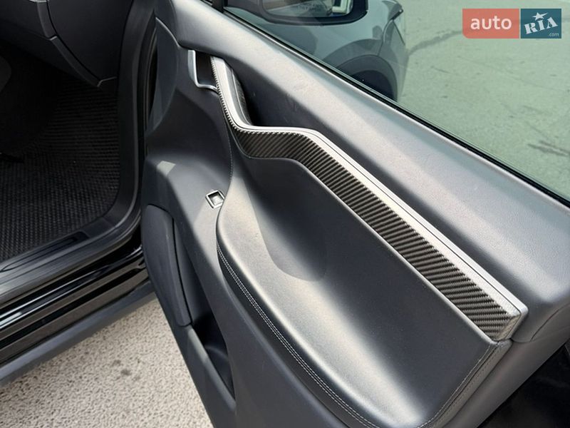 Внедорожник / Кроссовер Tesla Model X 2019 в Киеве
