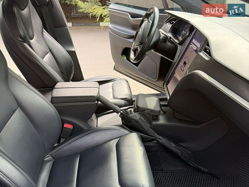 Внедорожник / Кроссовер Tesla Model X 2019 в Киеве