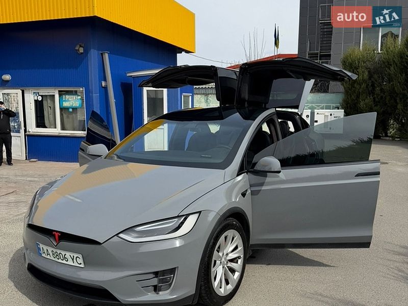 Внедорожник / Кроссовер Tesla Model X 2019 в Киеве