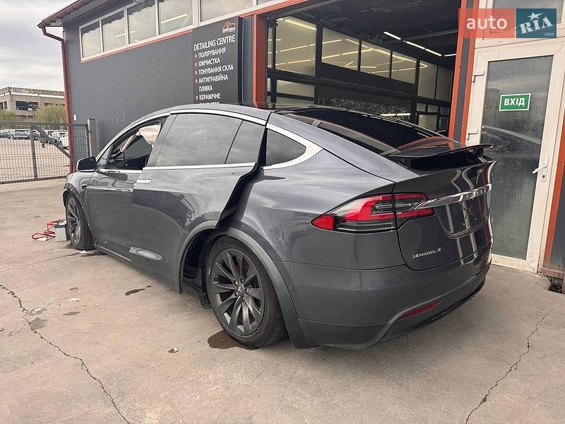 Внедорожник / Кроссовер Tesla Model X 2019 в Львове
