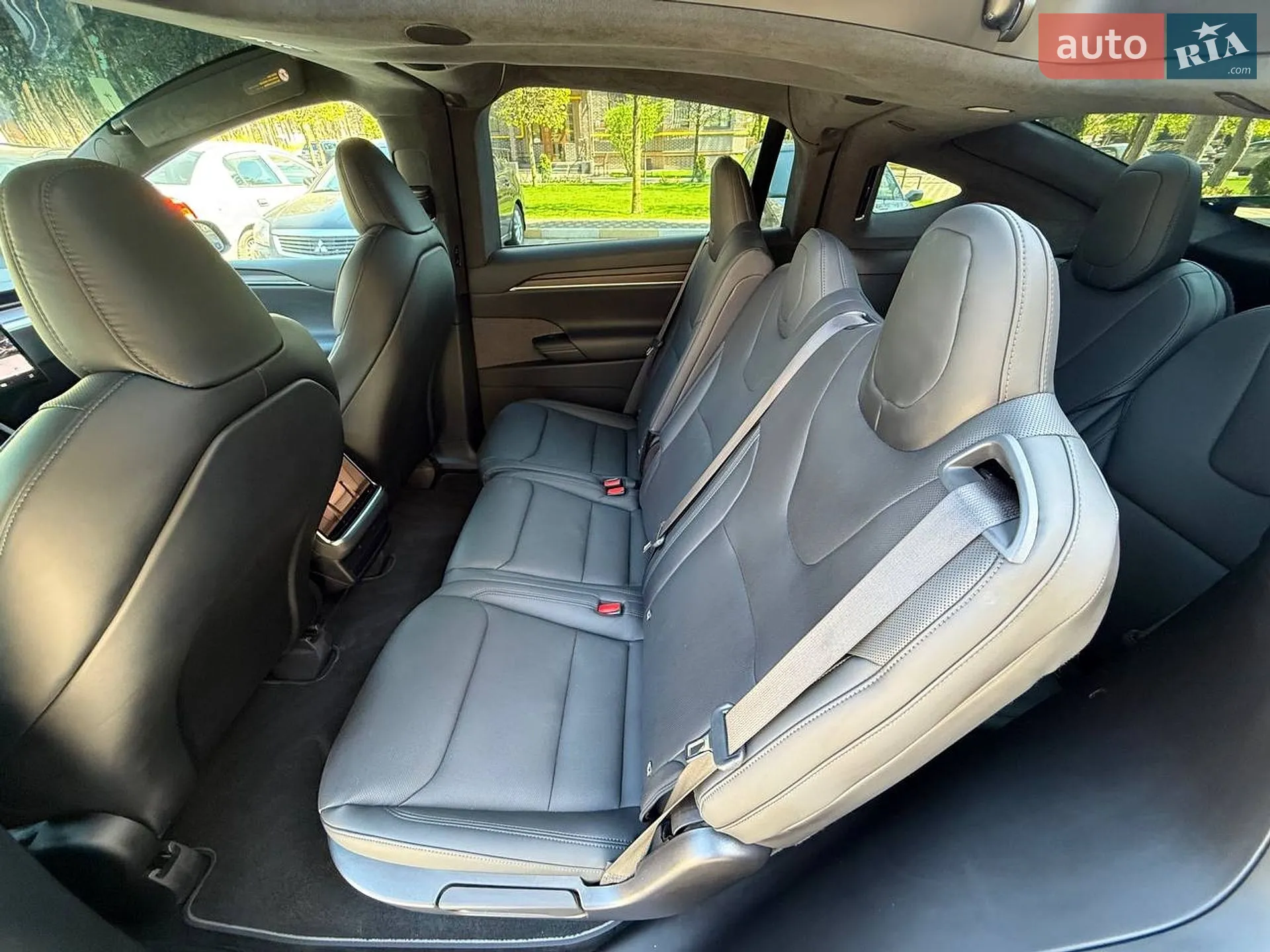2025 Tesla Model X - мініатюра 9