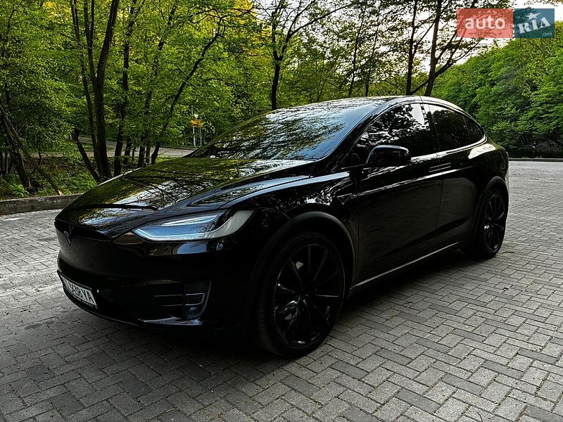 Позашляховик / Кросовер Tesla Model X 2016 в Києві