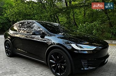Позашляховик / Кросовер Tesla Model X 2016 в Києві