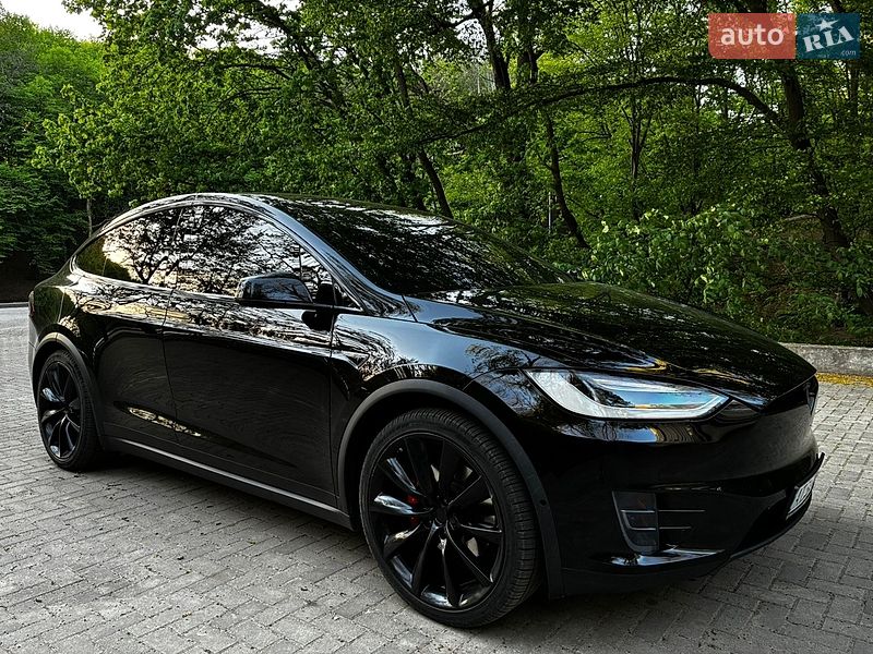 Позашляховик / Кросовер Tesla Model X 2016 в Києві