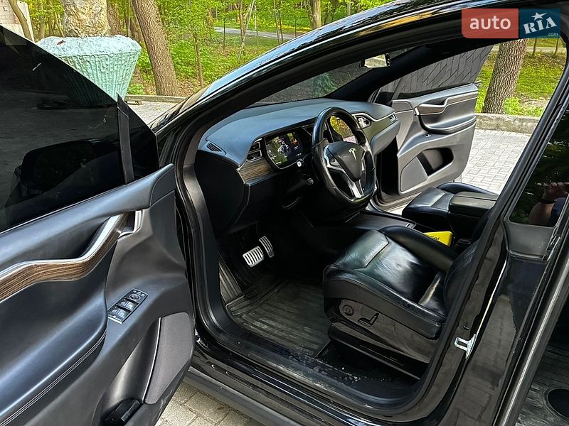 Позашляховик / Кросовер Tesla Model X 2016 в Києві
