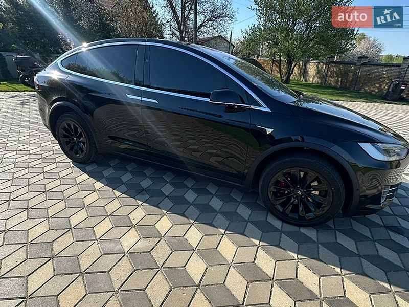 Внедорожник / Кроссовер Tesla Model X 2019 в Киеве