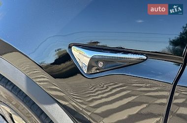 Внедорожник / Кроссовер Tesla Model X 2019 в Киеве