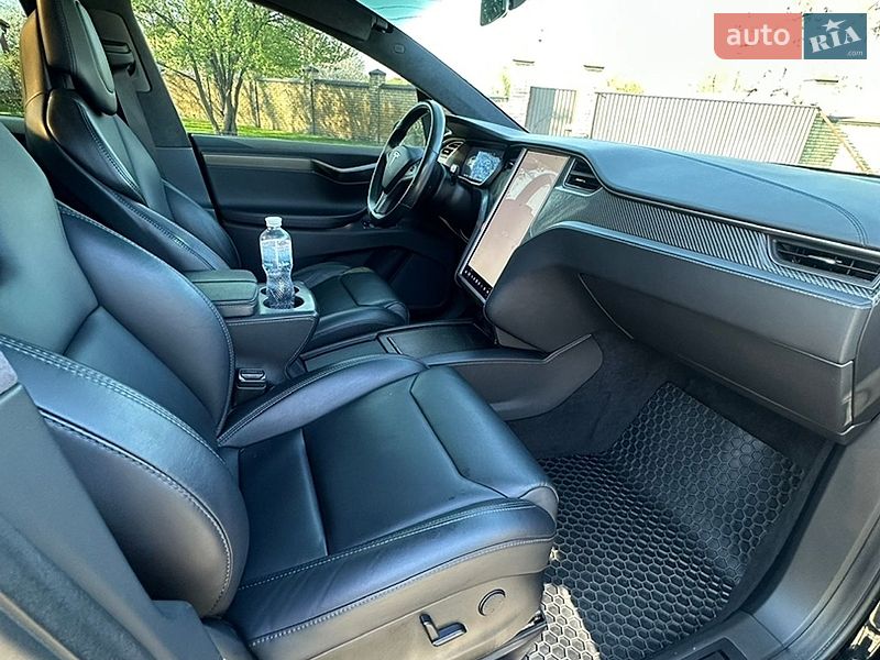 Внедорожник / Кроссовер Tesla Model X 2019 в Киеве