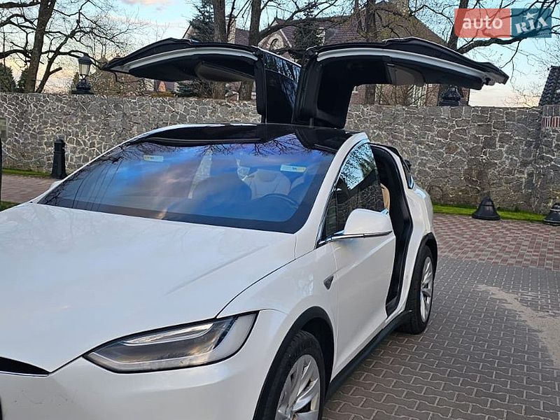 Внедорожник / Кроссовер Tesla Model X 2016 в Киеве