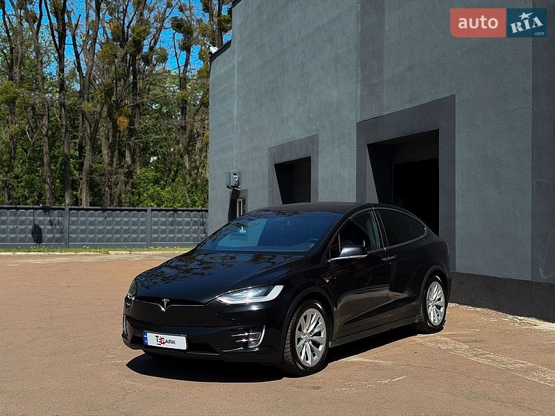 Позашляховик / Кросовер Tesla Model X 2017 в Києві