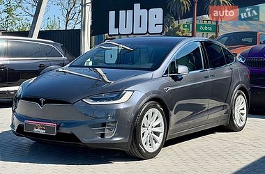 Позашляховик / Кросовер Tesla Model X 2016 в Львові
