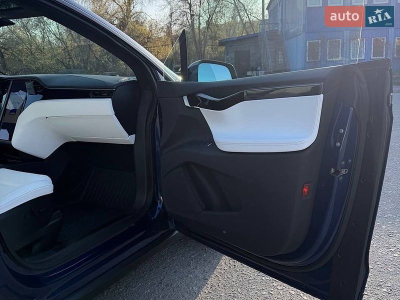 Позашляховик / Кросовер Tesla Model X 2019 в Києві