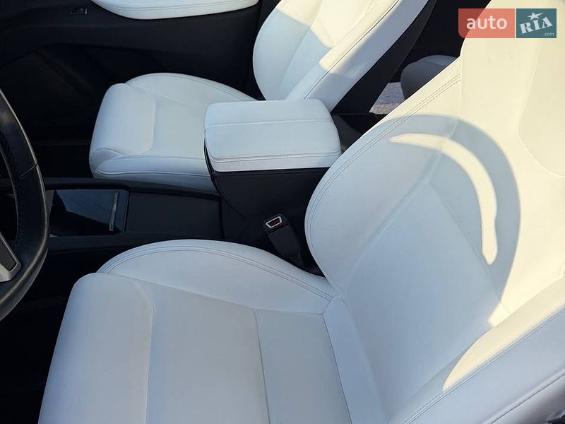 Позашляховик / Кросовер Tesla Model X 2019 в Києві