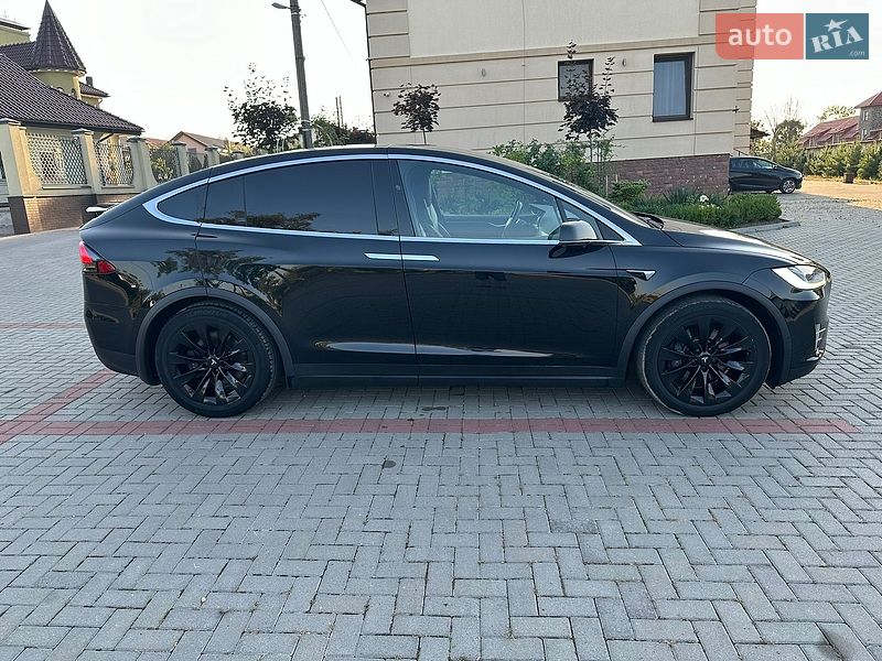 Внедорожник / Кроссовер Tesla Model X 2017 в Золочеве