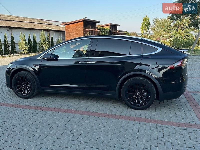 Внедорожник / Кроссовер Tesla Model X 2017 в Золочеве