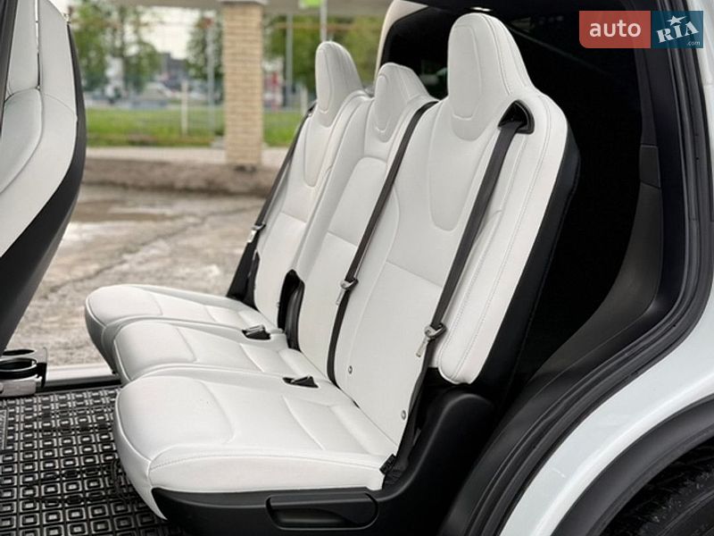 Внедорожник / Кроссовер Tesla Model X 2017 в Виннице