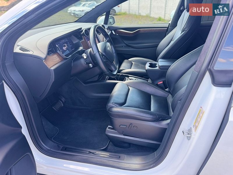 Внедорожник / Кроссовер Tesla Model X 2020 в Луцке