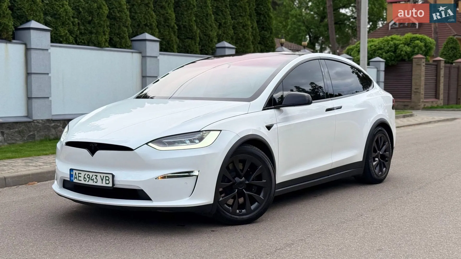 2022 Tesla Model X - фото 1