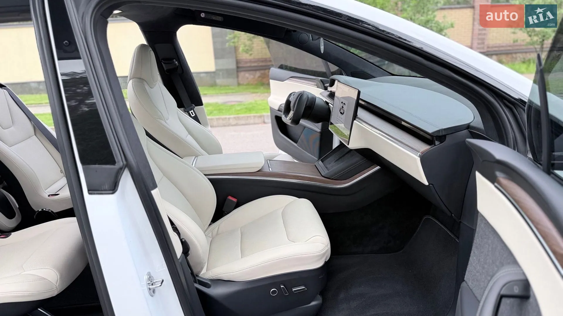 2022 Tesla Model X - мініатюра 23